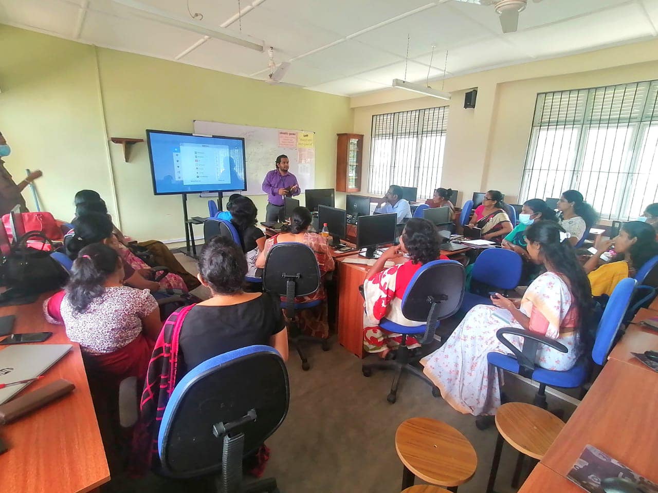 Smart classroom concepts and applications” මිනුවන්ගොඩ.